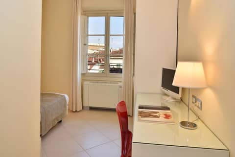 Residenza Fiorentina — hotel room