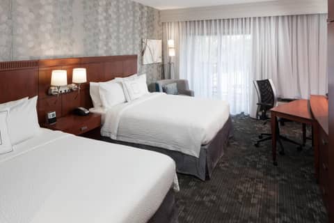 Courtyard by Marriott Miami at Dolphin Mall — hotel room