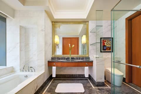 The Ritz-Carlton Jakarta, Mega Kuningan — photo 4