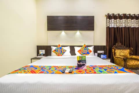 FabHotel Crown Suites - Nr Sony Signals — photo 9