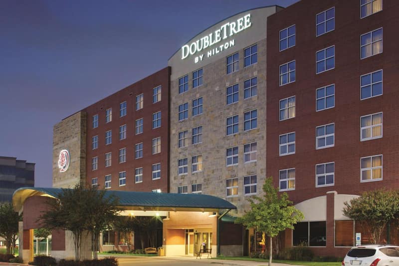 DoubleTree by Hilton Dallas-Farmers Branch — building