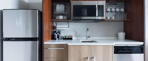 Home2 Suites By Hilton Chicago McCormick Place — kitchen