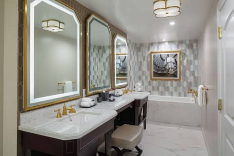 Higgins Hotel, Official Hotel of The National WWII Museum, Curio Collection by Hilton — photo 2