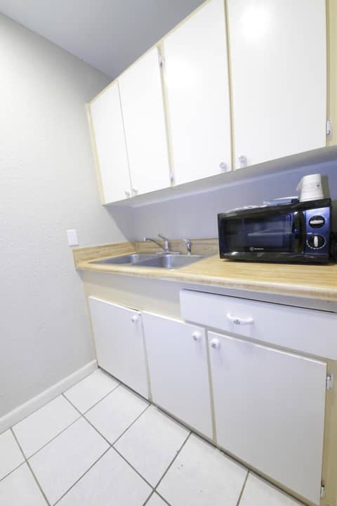Hyde Park Hotel — kitchen