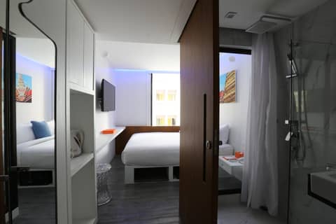 S Box Sukhumvit Hotel — photo 3
