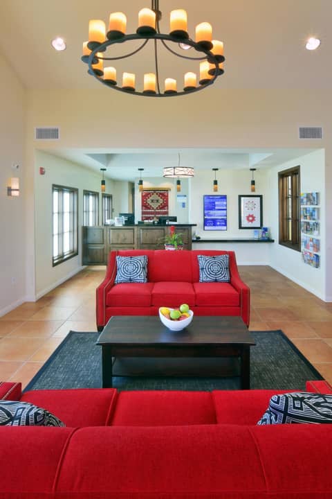 Lamplighter Inn & Suites at SDSU — recepcion & lobby