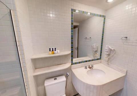 Estanplaza Ibirapuera — bathroom