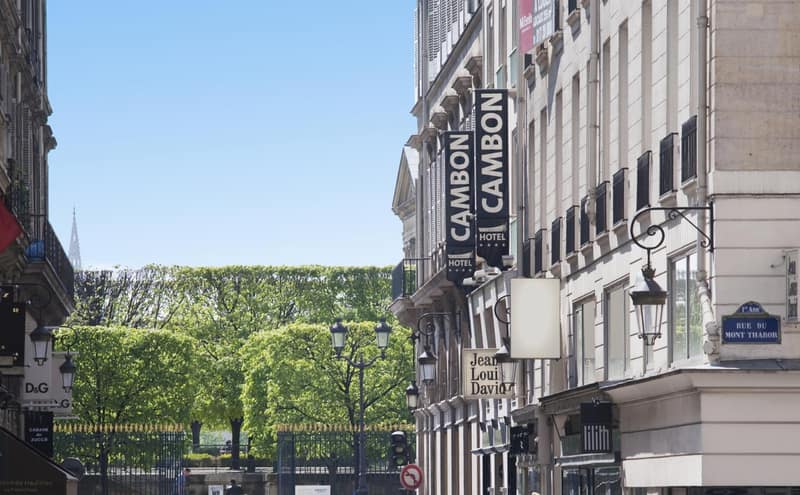 Hotel Cambon — building