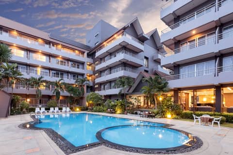 The Holiday Resort Pattaya — recepcion & lobby