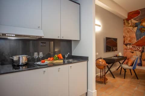 Casual Rinascimento Firenze by Casual Hoteles — kitchen