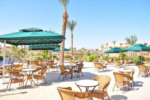 Parrotel Lagoon Waterpark Resort — dining