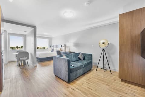 Skye Hotel & Residences — photo 6