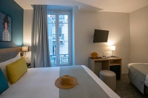Bristol Nice — hotel room
