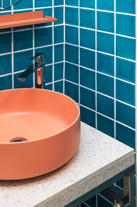 SWU Magazine Rooms — bathroom