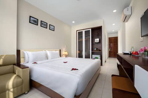 Dream Central Hotel & Spa - Hanoi Old Quarter — hotel room
