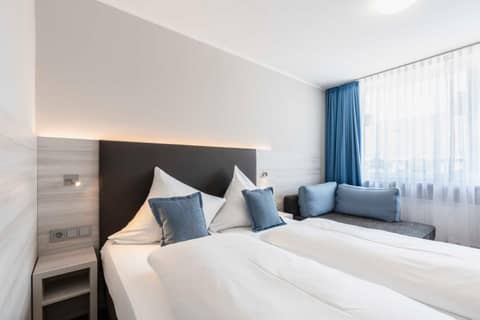 Westend Hotel (non-smoking) — hotel room