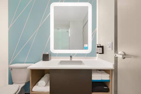 avid hotel - Ft Lauderdale Airport - Cruise by IHG — photo 4
