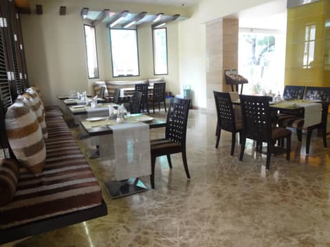 Ascot Hotel — photo 2