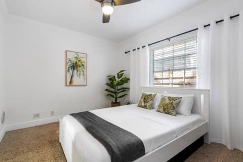 Alani Bay Villas — hotel room