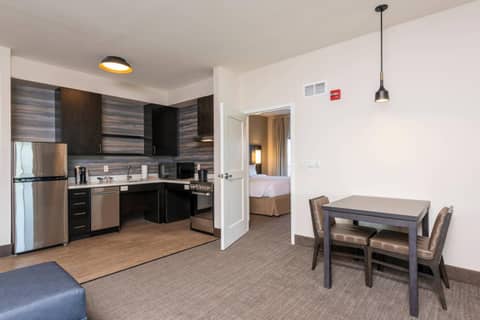 Residence Inn by Marriott Indianapolis South/Greenwood — kitchen