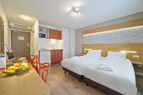 Residhotel Lyon Part Dieu — hotel room
