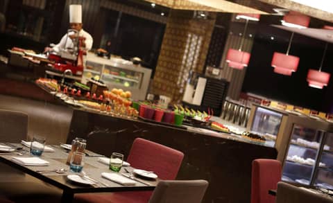 Hilton Bangalore Embassy GolfLinks — photo 7