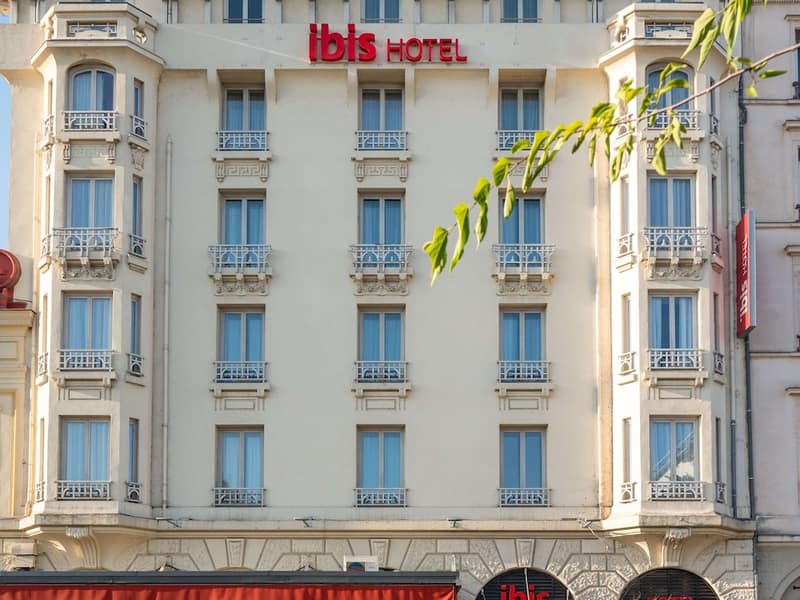 ibis Lyon Centre Perrache — building