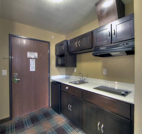 Comfort Inn & Suites Fort Worth West I-30 NAS JRB — kitchen