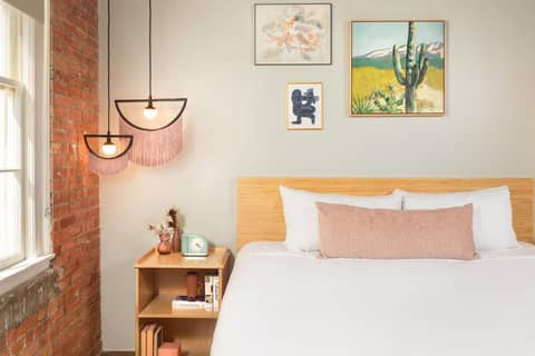 Canvas Hotel Dallas — hotel room