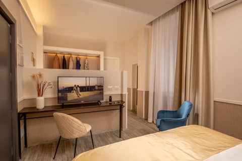 Sophie Terrace Hotel — hotel room