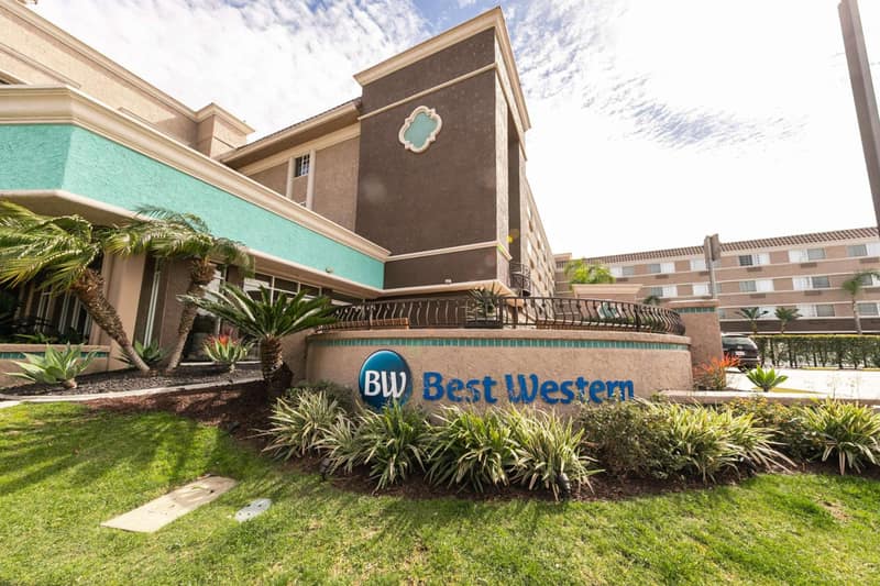 Best Western Inn & Suites San Diego Zoo -SeaWorld Area — building