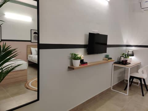 Olive Zip Indiranagar Metro by Embassy Group — hotel room