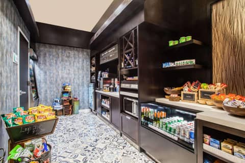 Hilton Garden Inn West 35th Street — photo 9