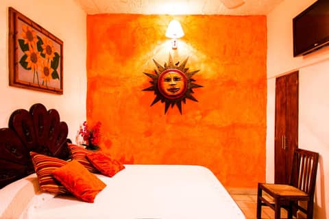 Hotel Posada De Roger - Near Los Muertos Beach — hotel room