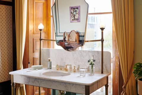 Gleneagles Townhouse — bathroom
