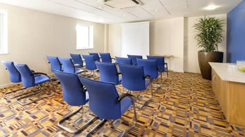Holiday Inn Express London Limehouse by IHG — meeting room