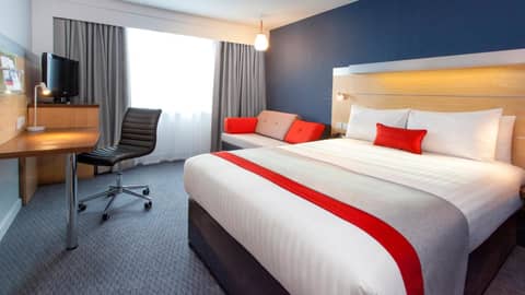 Holiday Inn Express London Limehouse by IHG — hotel room