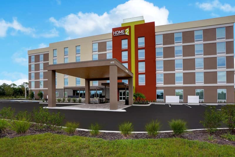 Home2 Suites By Hilton Lakewood Ranch — building