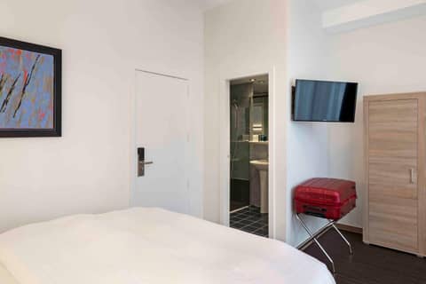 Hôtel Argus by happyCulture — hotel room