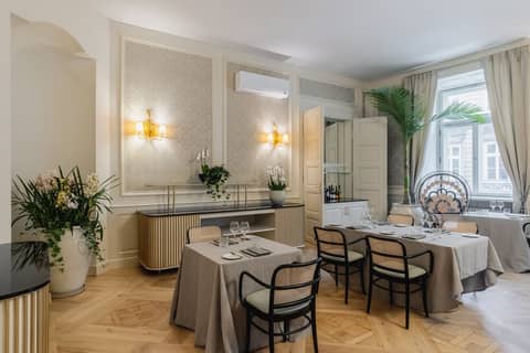 Hotel Unicus Palace Old Town - Destigo Hotels — dining