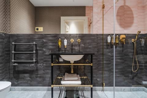 Hotel Unicus Palace Old Town - Destigo Hotels — bathroom