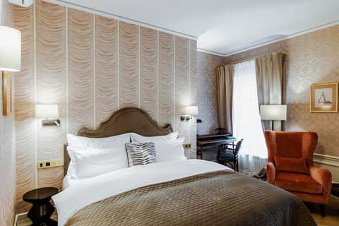 Hotel Unicus Palace Old Town - Destigo Hotels — hotel room