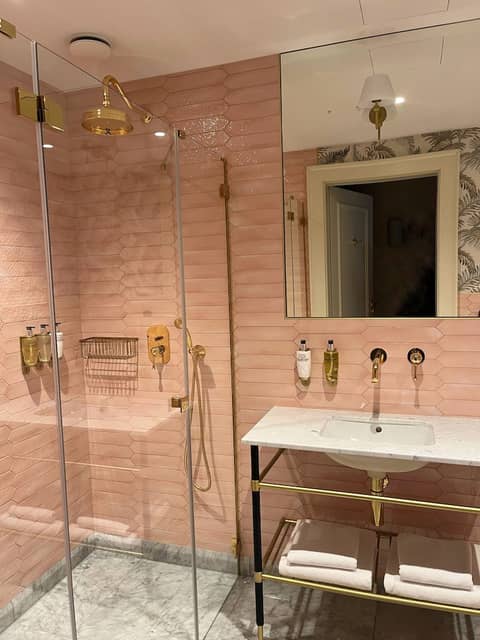 Hotel Unicus Palace Old Town - Destigo Hotels — bathroom