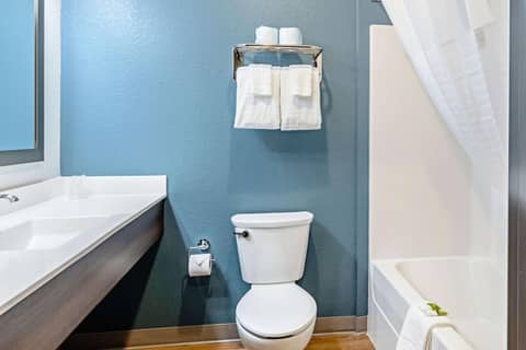 WoodSpring Suites Naples East — photo 9