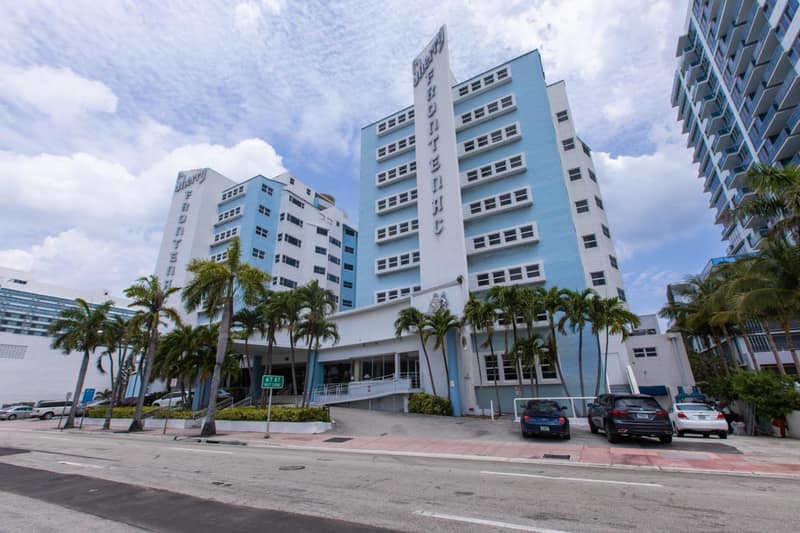 Sherry Frontenac Oceanfront — building