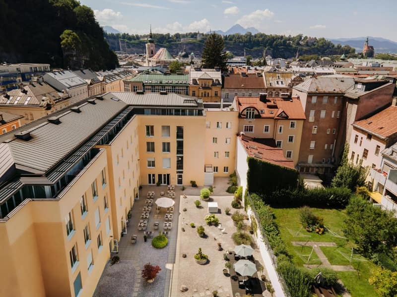 Altstadt Hotel Hofwirt Salzburg — building