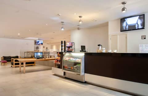 Hotel Plaza Génova Centro — recepcion & lobby