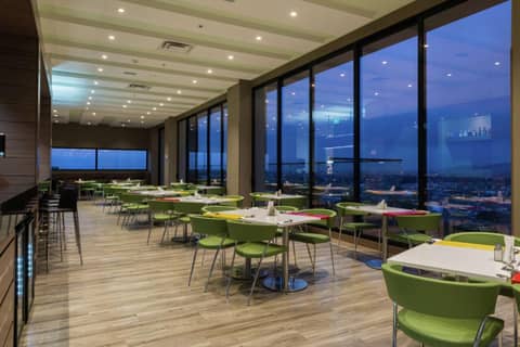 Hampton By Hilton Bogota Airport — photo 5