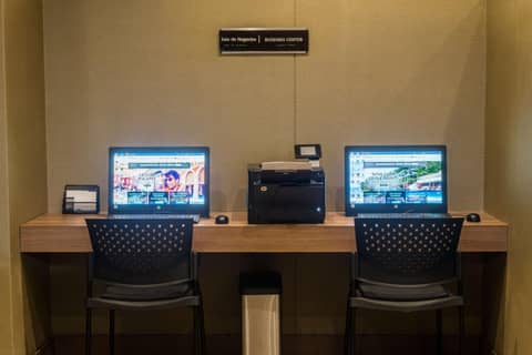 Hampton By Hilton Bogota Airport — photo 9