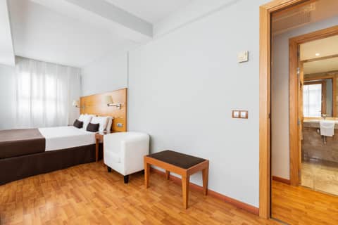 Exe Las Palmas — hotel room